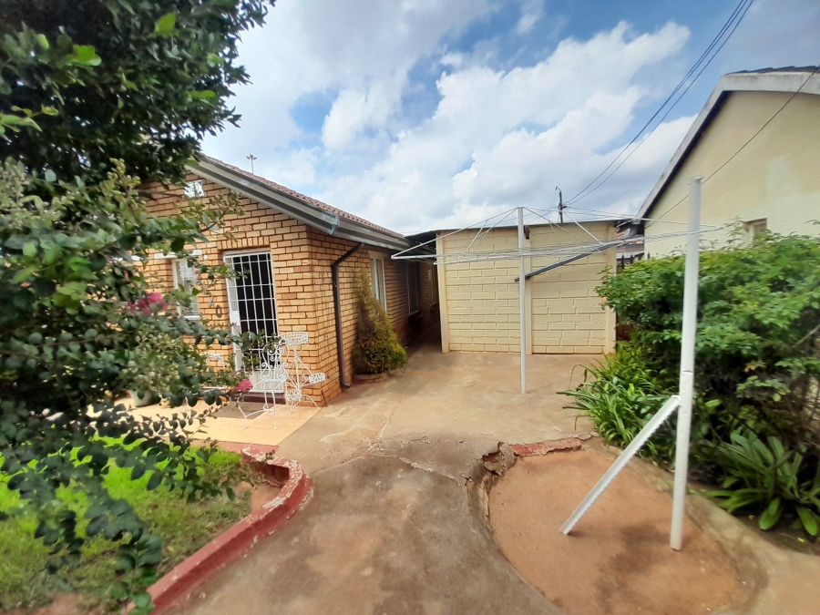 3 Bedroom Property for Sale in Khuma North West